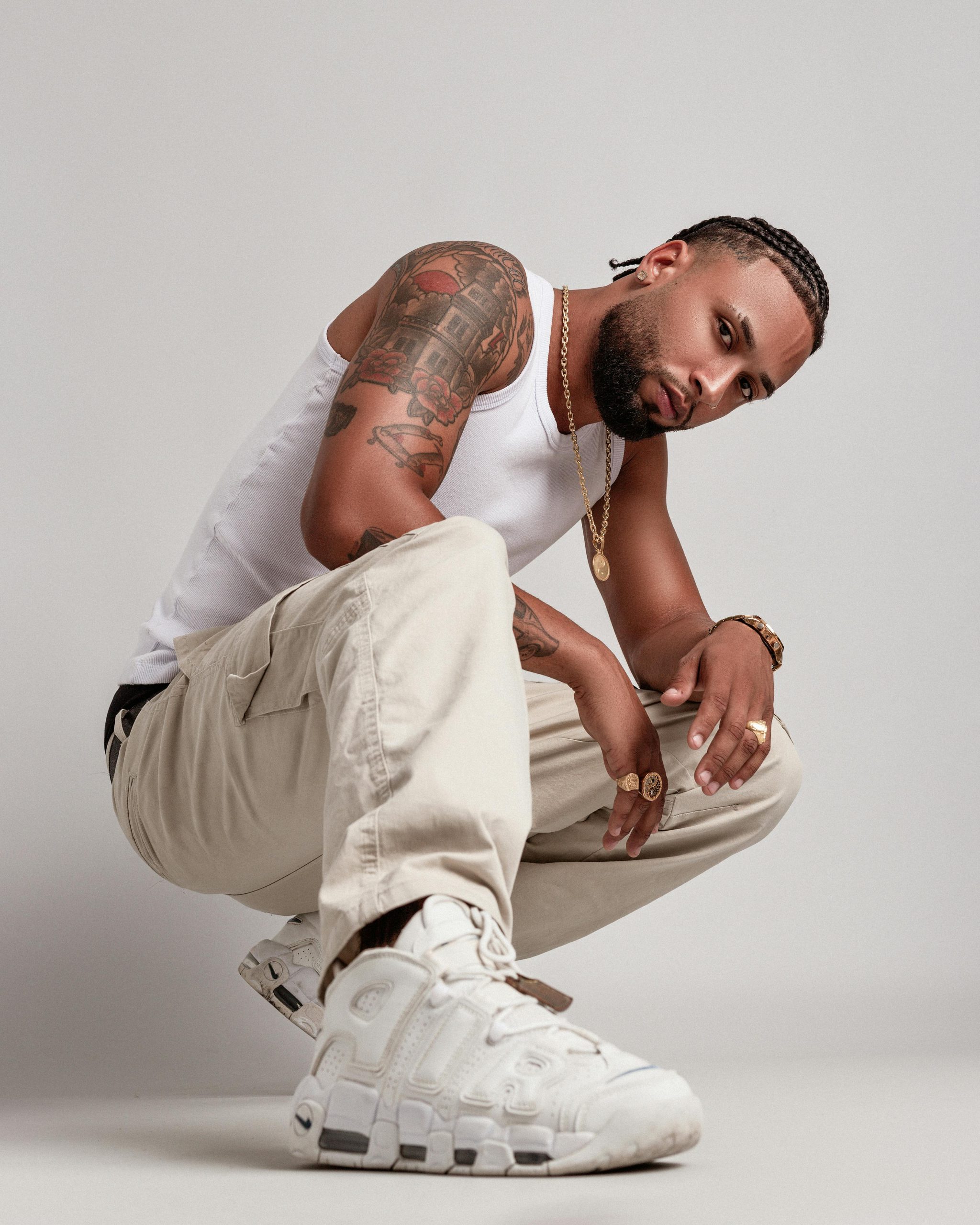 Gold-tone chain necklace with coin pendant – Urban hip-hop style jewelry for men